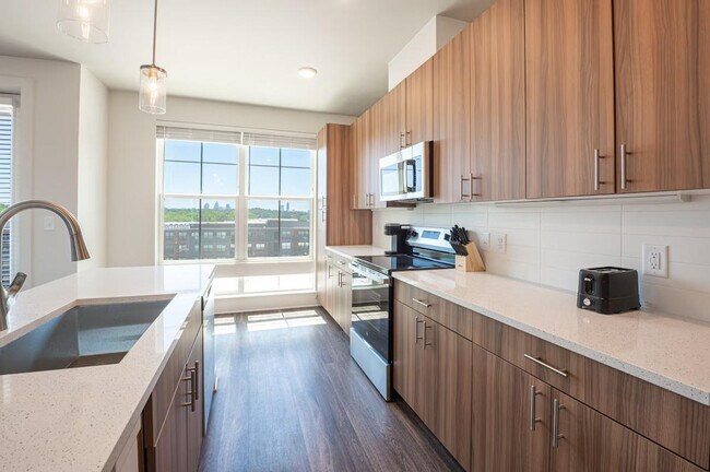 Building Photo - 2048 Bolton Dr NW