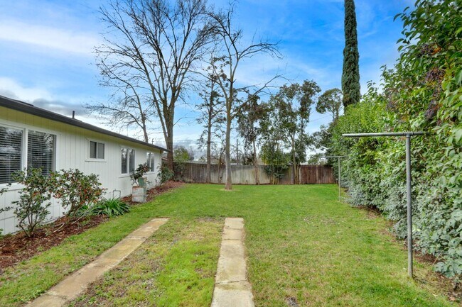 Building Photo - 7334 Grenola Way