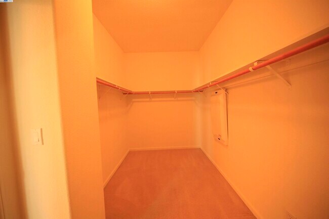 Building Photo - 1516 Whispering Oaks Way