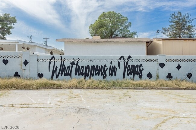 Building Photo - 1913 Birch St