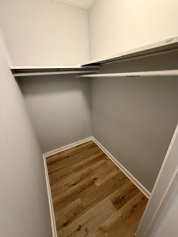 Building Photo - 6108 Deerfield Ct