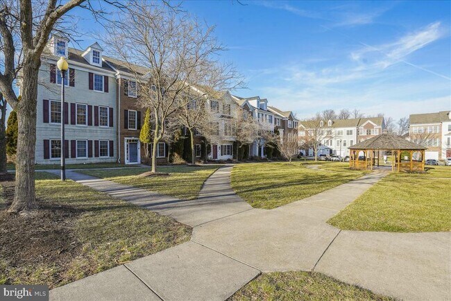 Building Photo - 2481 Walnut Rocker Ln