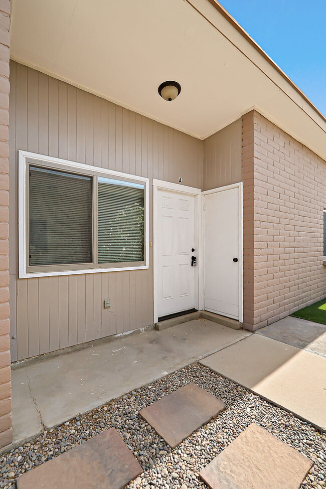 Building Photo - 3013 Beachcomber Dr