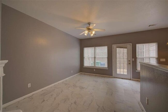 Building Photo - 2781 Snapfinger Manor