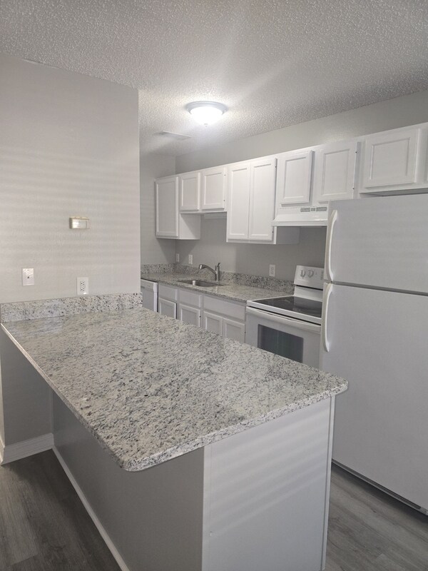 Building Photo - 42493 Barry Ct