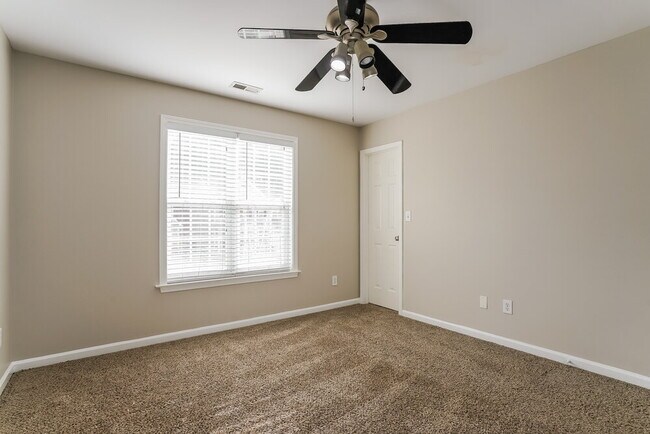 Building Photo - 117 Pearson Place