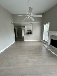 Building Photo - 3900 Woodchase Dr