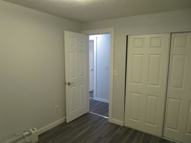 Building Photo - 2 Story House, 4 Bedrooms + Bonus Room in Ochoco West - Water/Sewer Provided - Available Now!