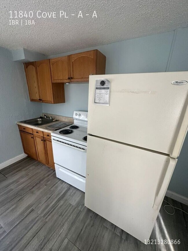 Building Photo - 11840 Cove Pl