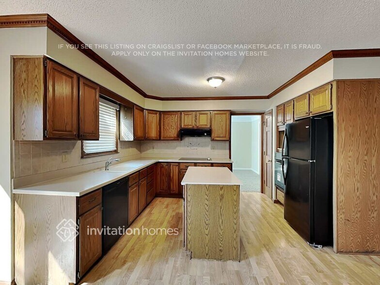 Building Photo - 373 Golfcrest Dr SE