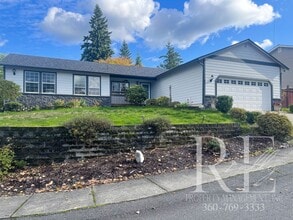 Building Photo - Stunning Rambler