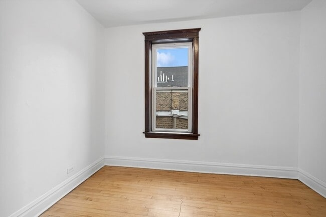 Building Photo - 3213 S Lituanica Ave