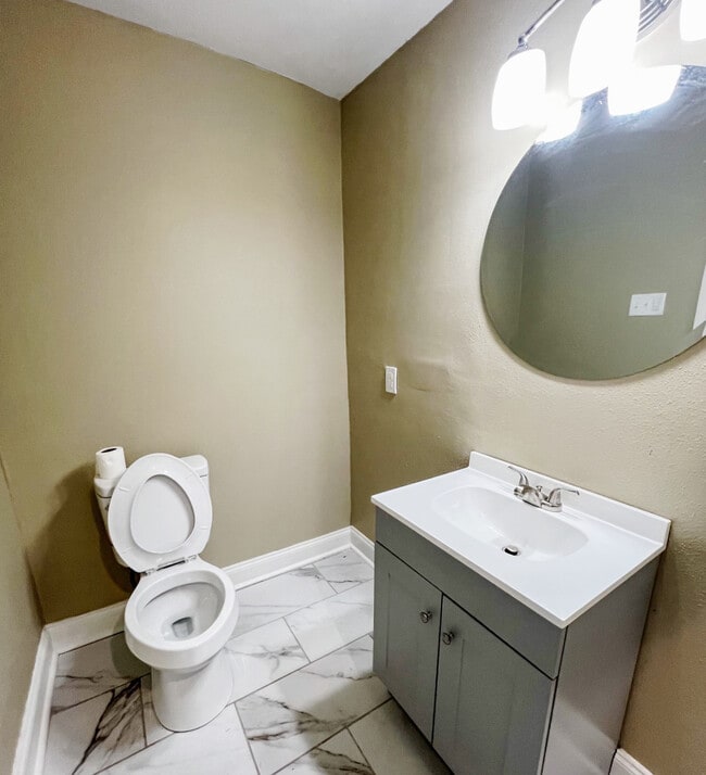 Building Photo - 1045 Sparrow St