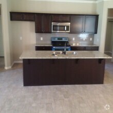 Building Photo - 3 bedroom 2 bath home in East Fayetteville