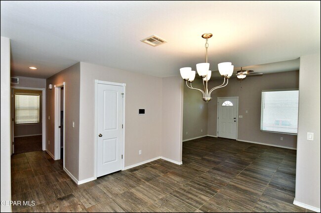 Building Photo - 963 Aircoupe Way