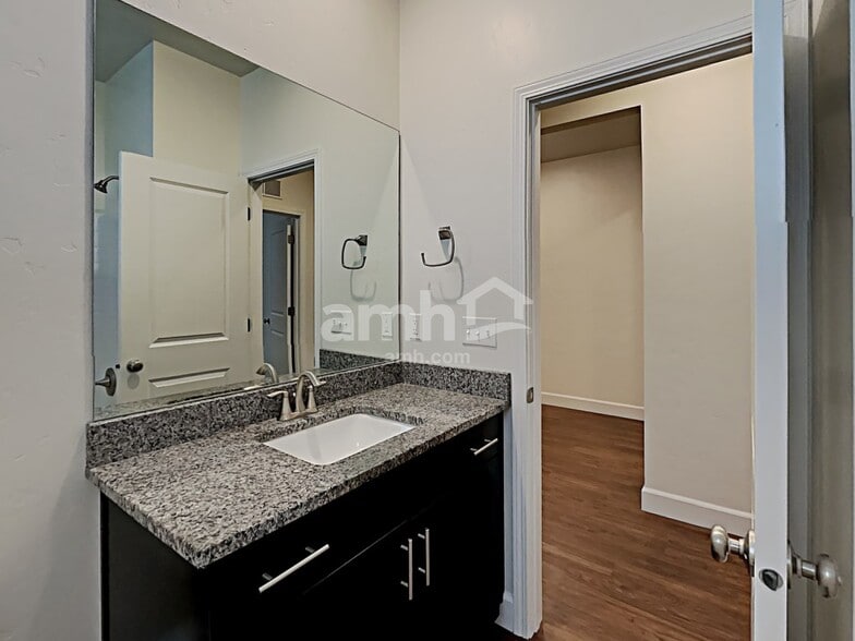 Building Photo - 161 E Sicily Dr