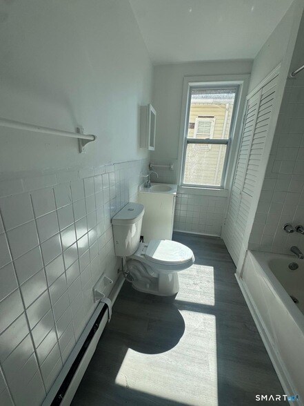 Building Photo - 265 6th St