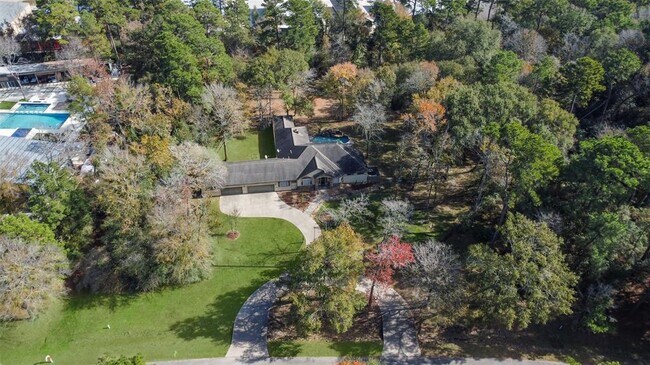 Building Photo - 5 Oak Crest Cir