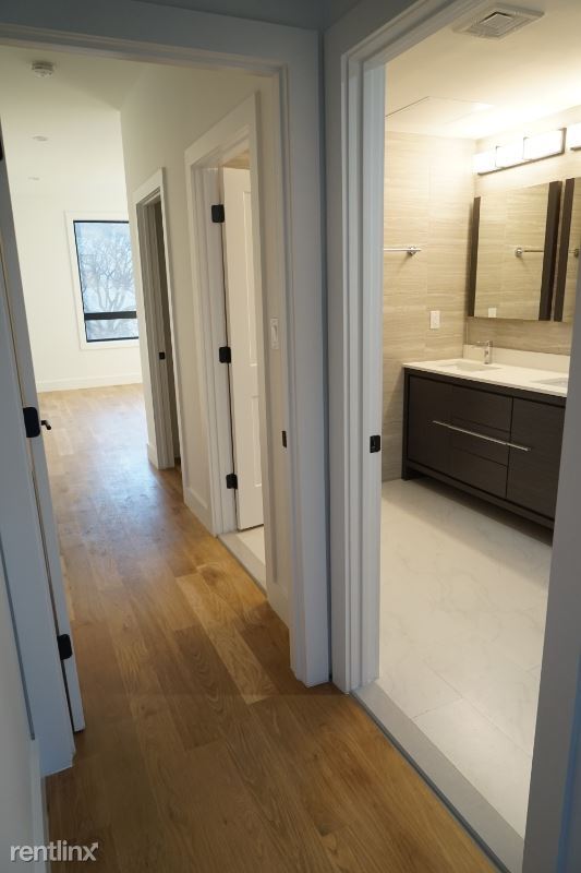 Building Photo - 3 br, 3 bath Townhome - 85 Utica Ave 1 Unit 1