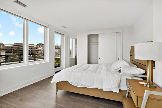 Building Photo - 2000 P St NW