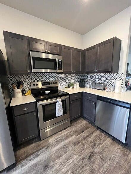 Building Photo - 326 Starlight Dr