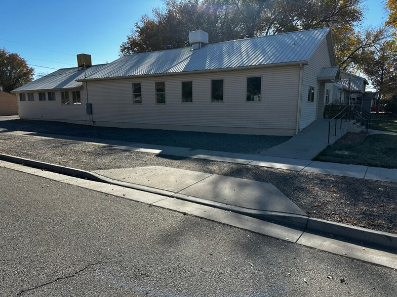 Primary Photo - 1208 Grand Ave