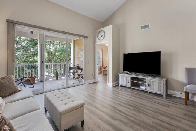 Primary Photo - 2801 Chancellorsville Dr