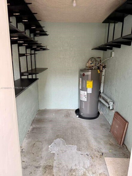 Building Photo - 16111 Emerald Cove Rd