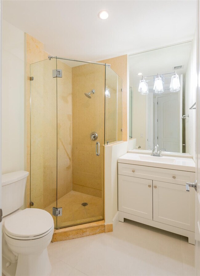 Building Photo - 3236 NE 5th St