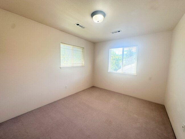 Building Photo - 1341 Evan Ln