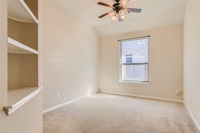 Building Photo - 290 Maeves Way