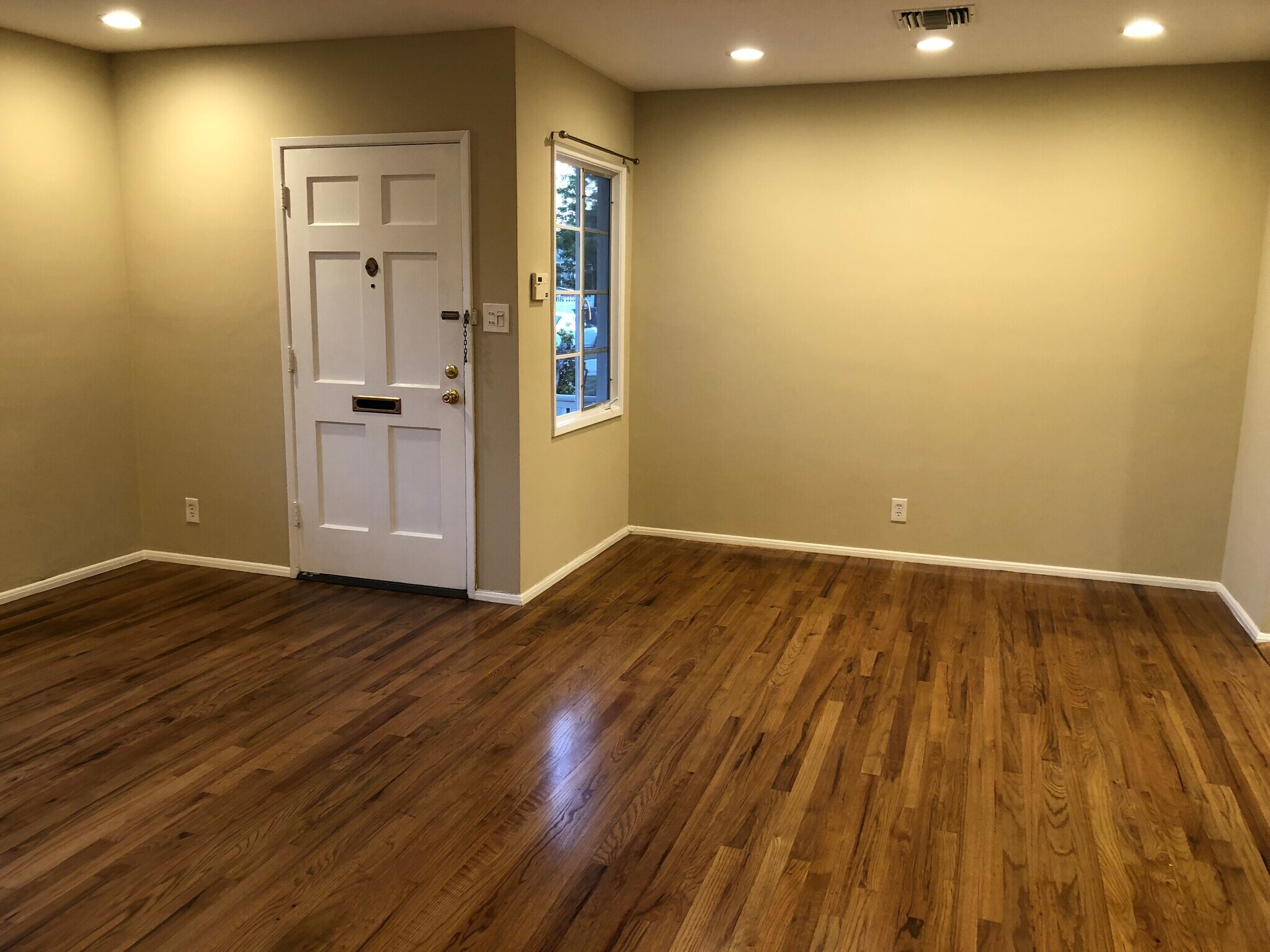 Livingroom - 17935 Tiara St