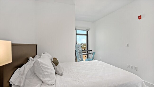 Building Photo - 1926 6th St NW