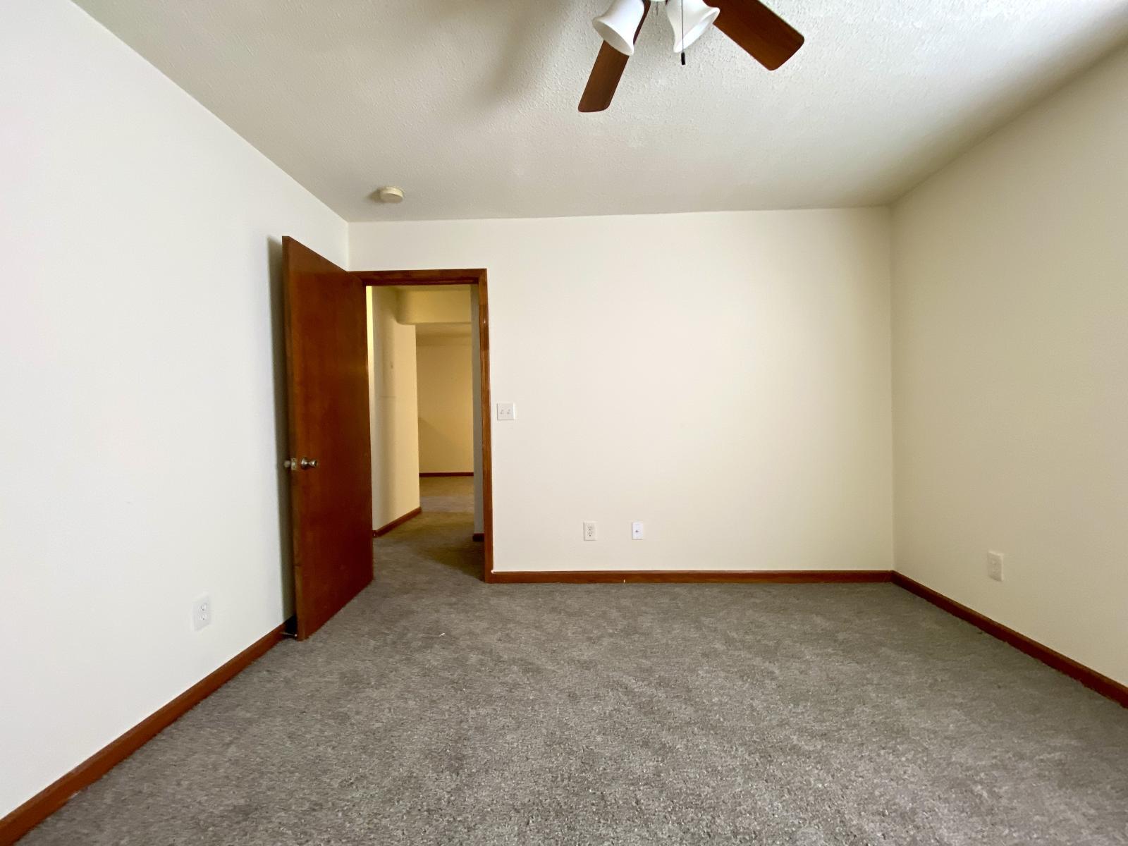 Building Photo - 75 Hillside Ln