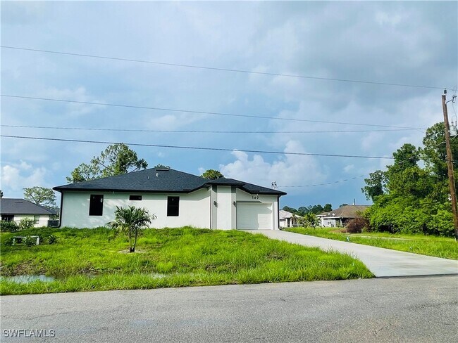 Building Photo - 149 Meadow Rd