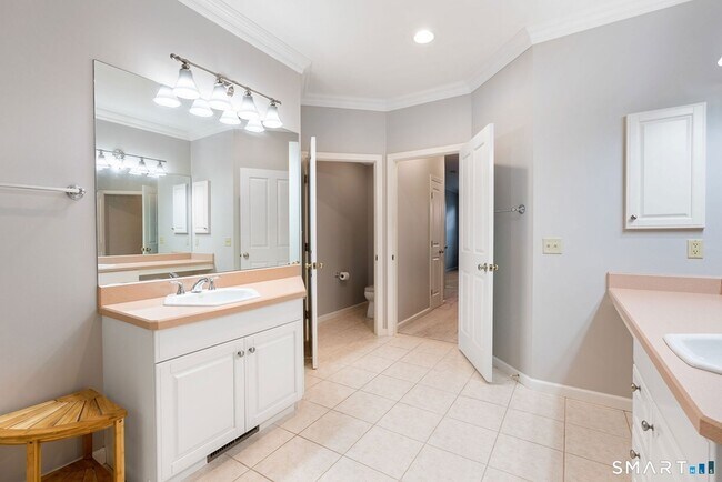 Building Photo - 5 Pierson Green