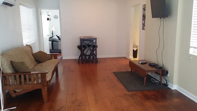 Building Photo - Pelican's Nest