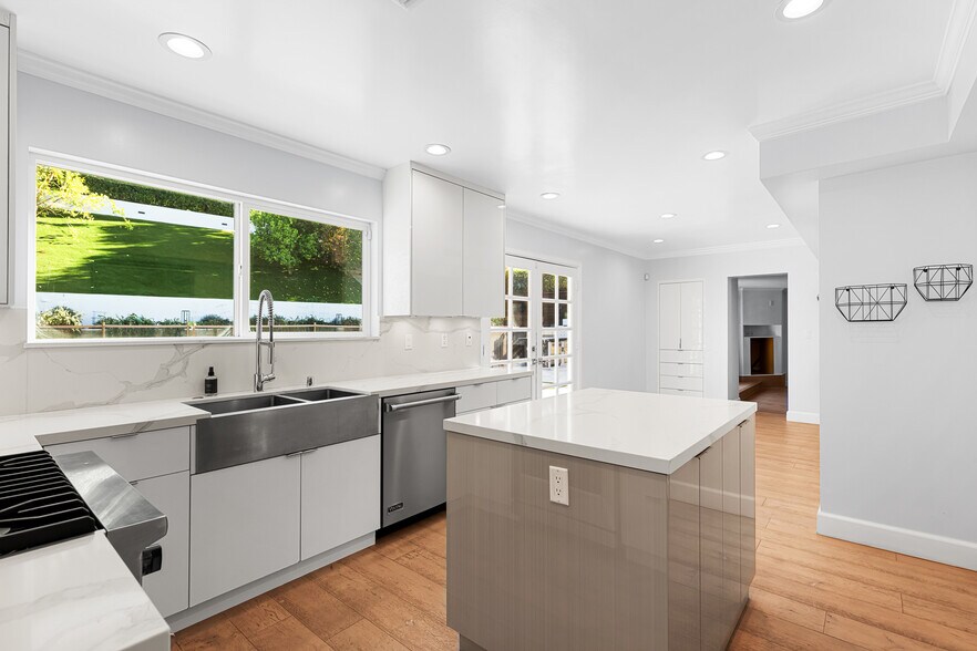 Building Photo - 3156 Dona Emilia Dr