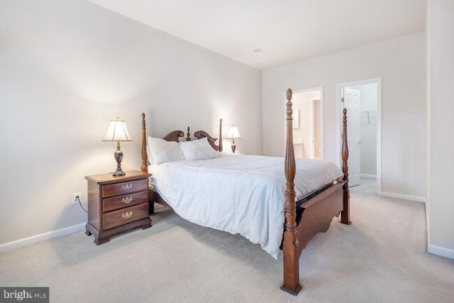 Building Photo - 43997 Riverpoint Dr