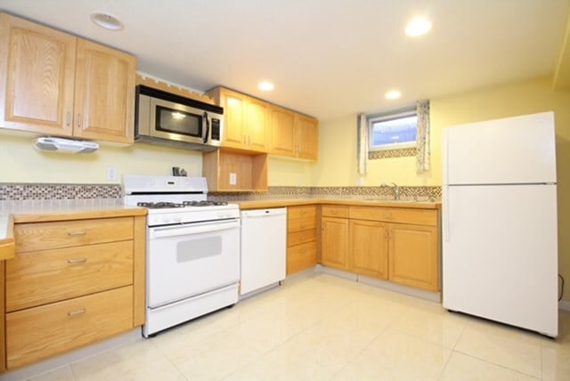 Building Photo - 1705 Fairacres Drive