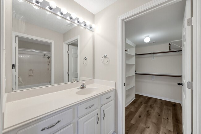 Building Photo - 12102 Mustang Ave