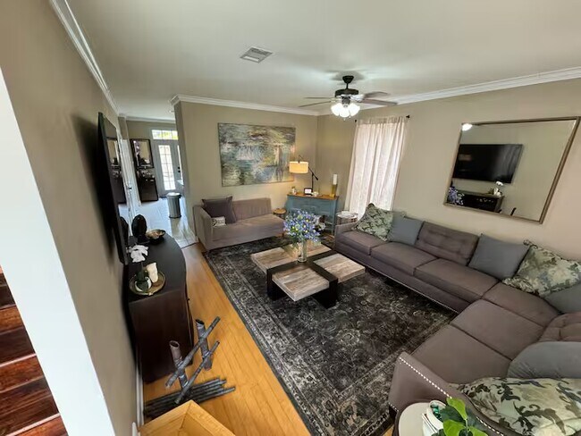 Building Photo - 2210 Christian St