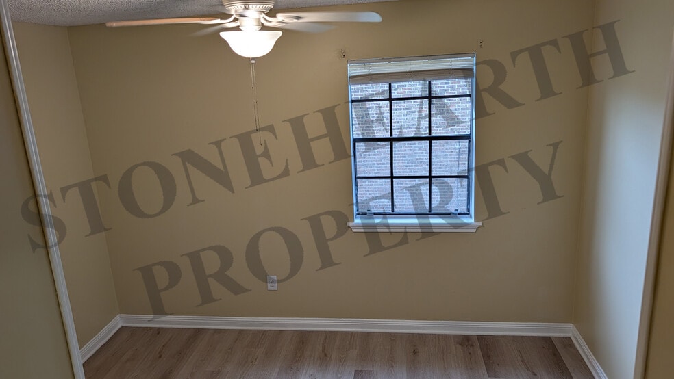 Building Photo - 105 VIEUX ORLEANS CIR