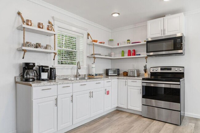 Building Photo - 1308 Fredrick Ln