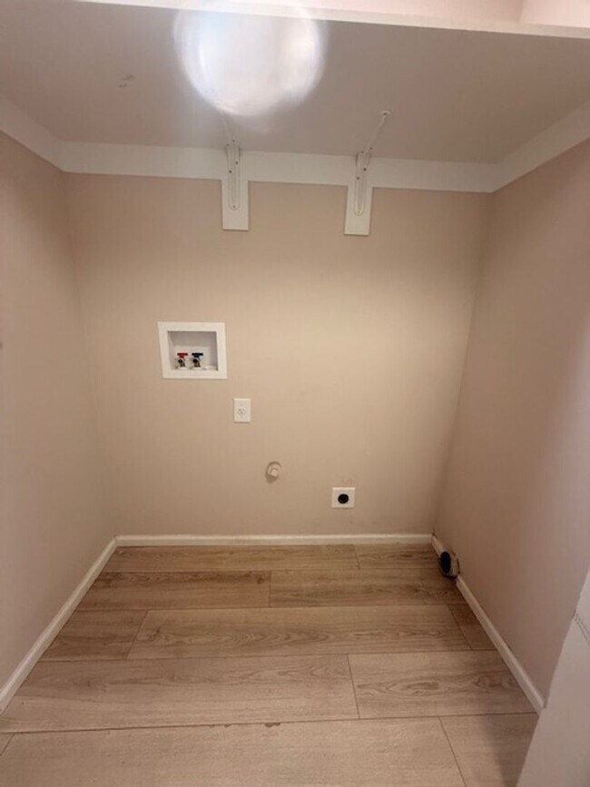 Building Photo - wilc04