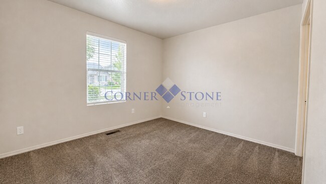 Building Photo - $500 OFF FIRST MONTHS RENT! MOVE IN TODAY!