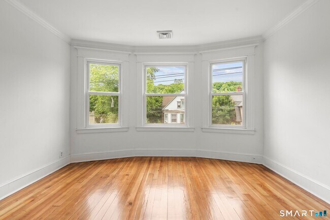 Building Photo - 132 Bunker Hill Ave