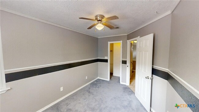 Building Photo - 8 E Shawnee Ln