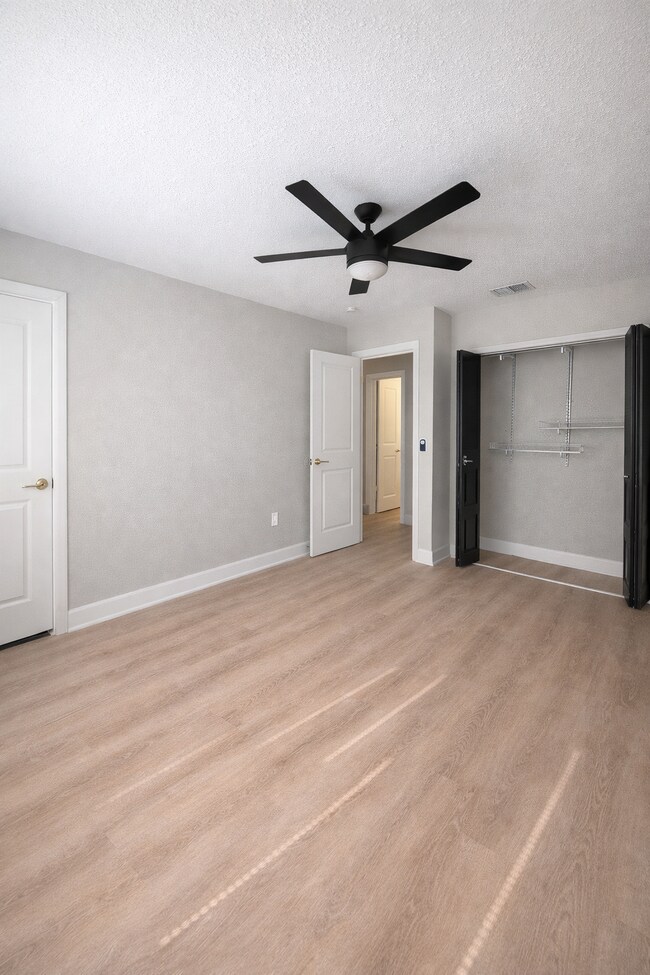 Building Photo - 8127 Chesebro Ave