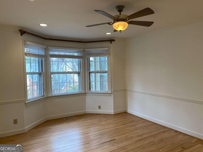 Building Photo - 7155 Roswell Rd